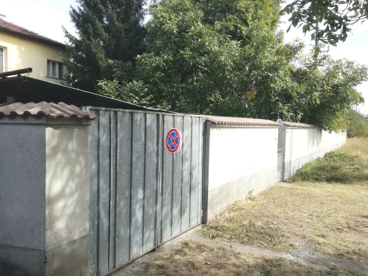 за гости 