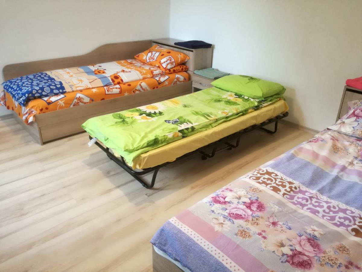 Gazde/Camere de închiriat за гости 