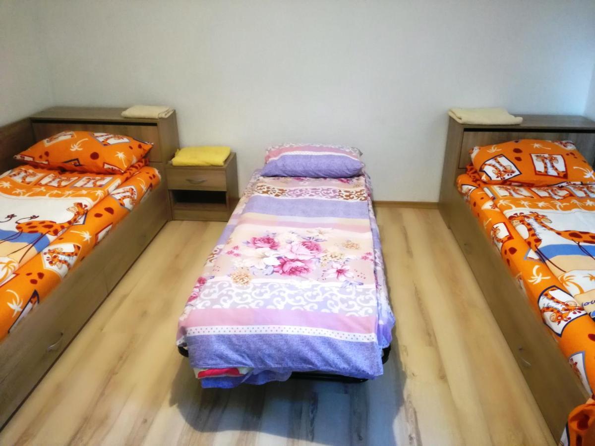 Gazde/Camere de închiriat за гости 